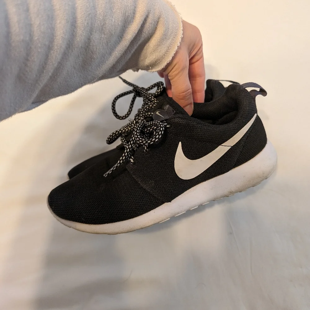 Nike Roche One - Picture 2 of 4